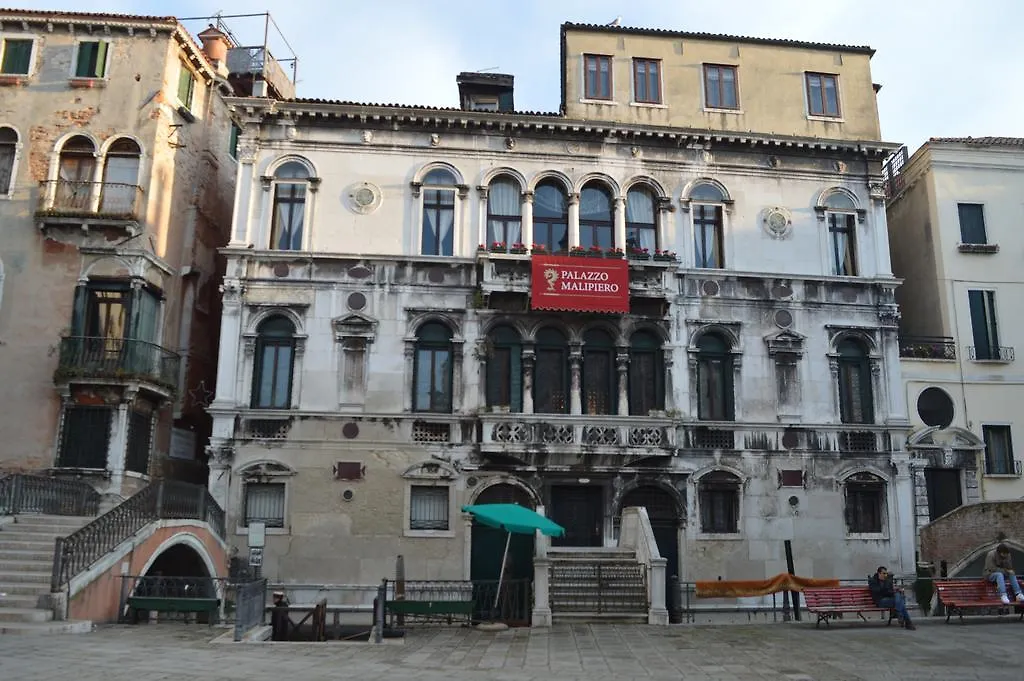 Residenza Ruga Giuffa contacts