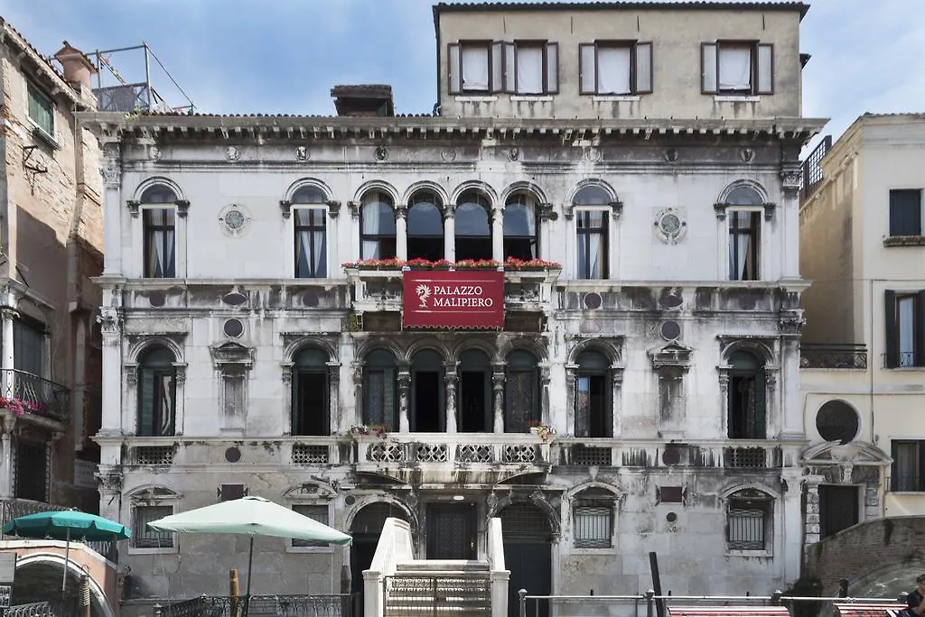 Residenza Ruga Giuffa Venice Castello (Varese)